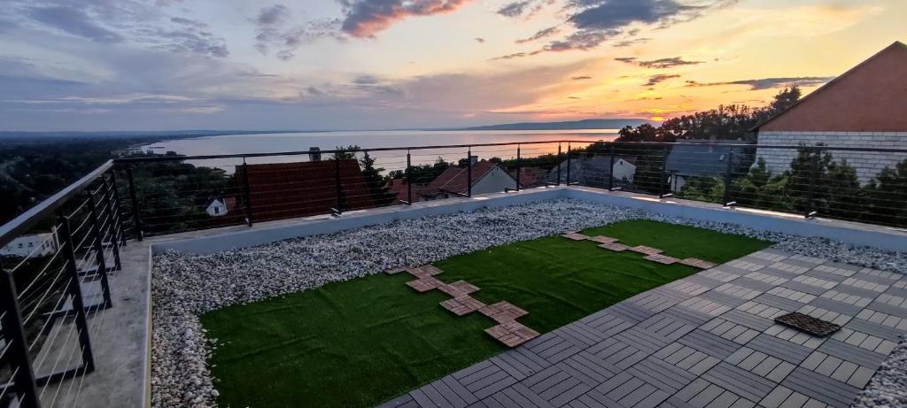 Eladó társasház a Balaton Déli partján